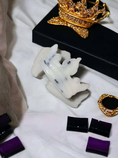 Smokey Leather Wax Melts - Queen K Candle Co.