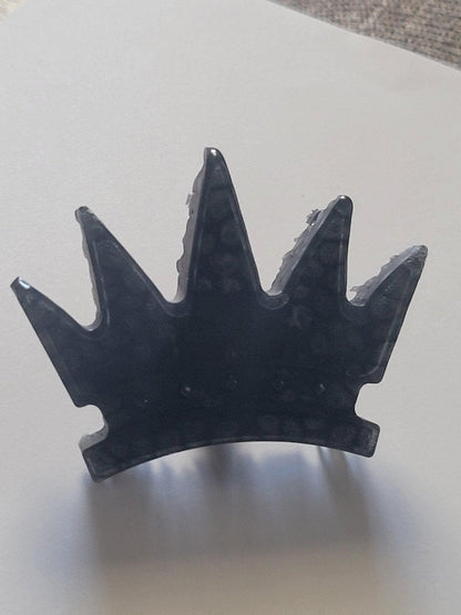 Black crown-shaped car vent accessory for stylish airflow management